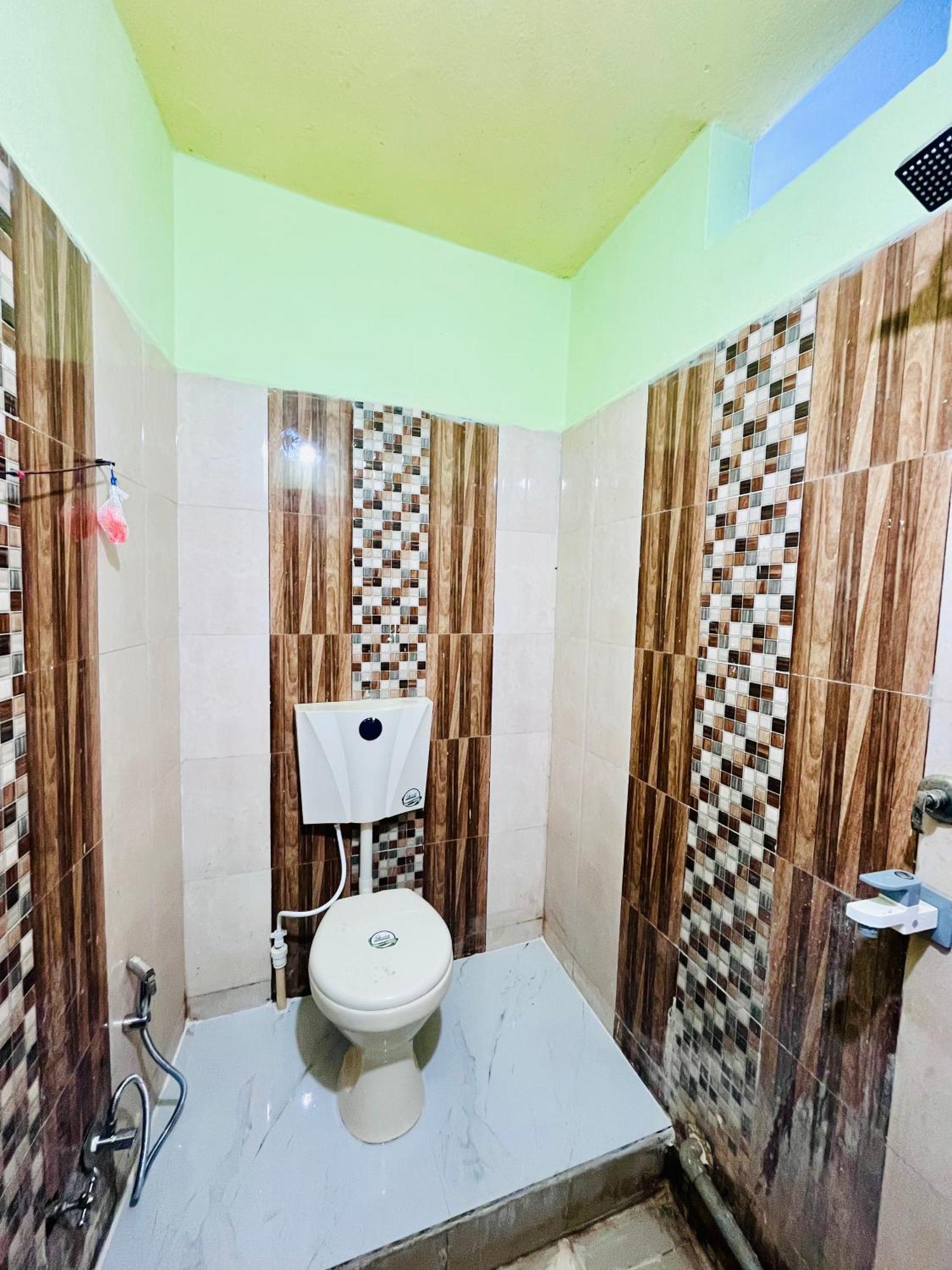 Rai Guest House Ujjain Extérieur photo