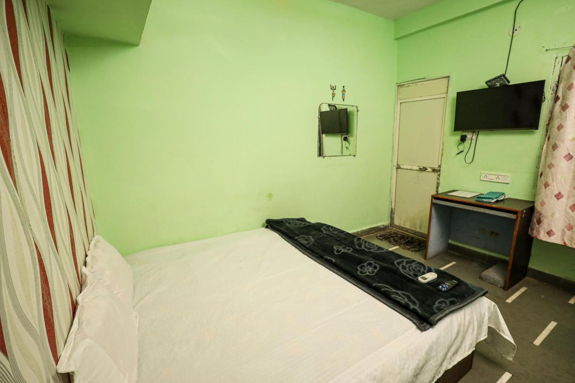 Rai Guest House Ujjain Extérieur photo