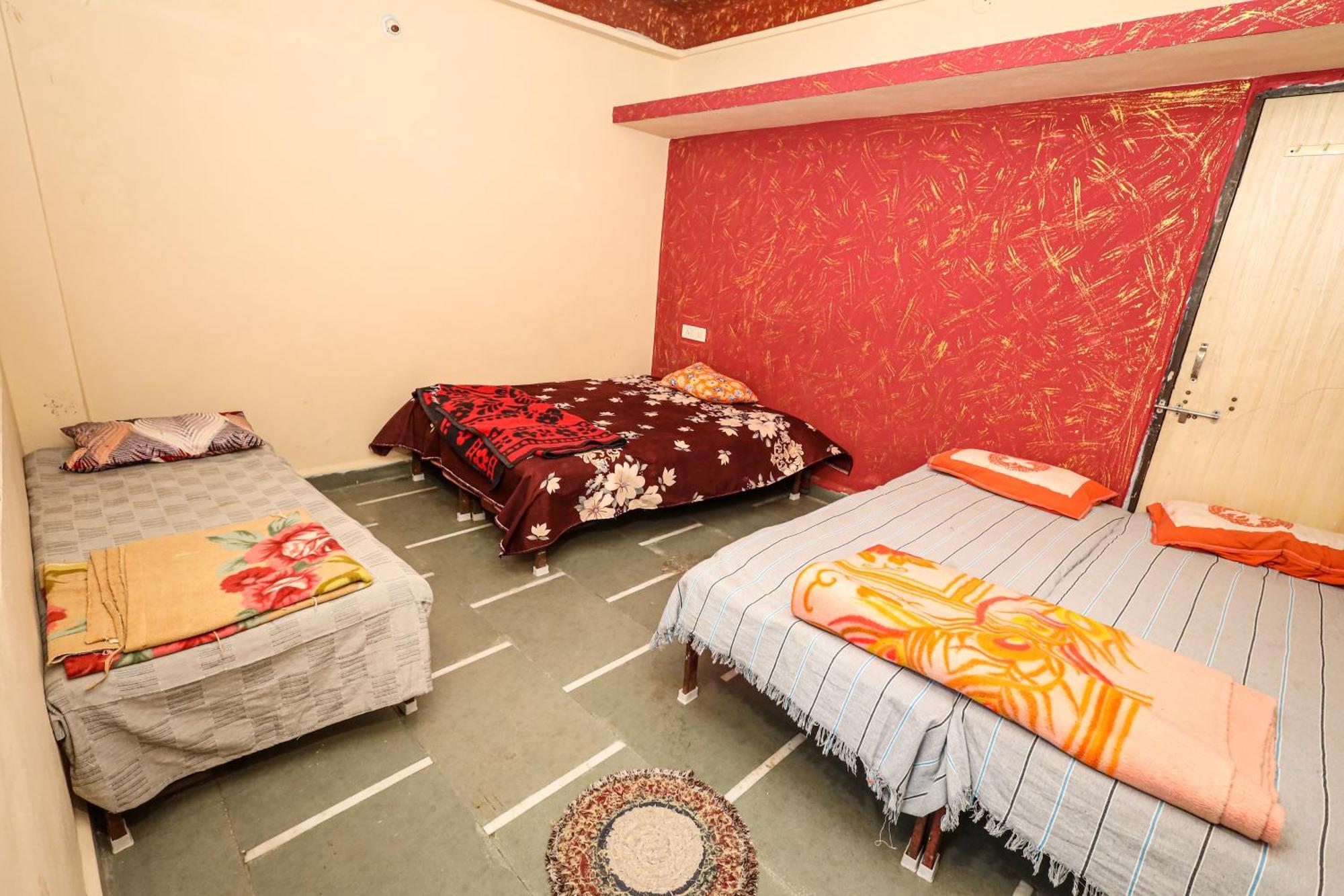 Rai Guest House Ujjain Extérieur photo