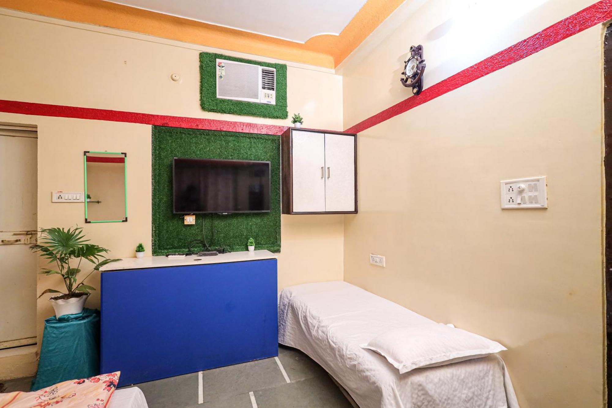 Rai Guest House Ujjain Extérieur photo